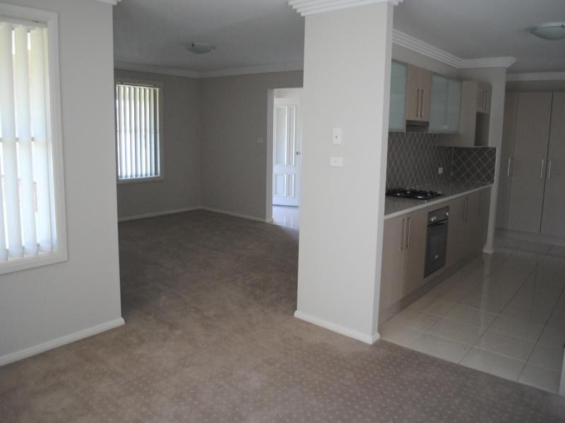 27 Mary Angrove Cres, Cootamundra NSW 2590