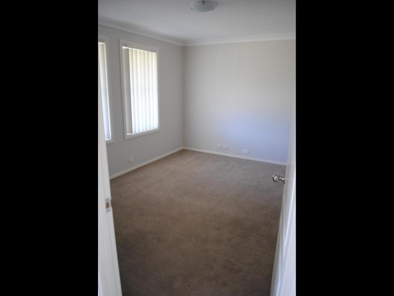 27 Mary Angrove Cres, Cootamundra NSW 2590