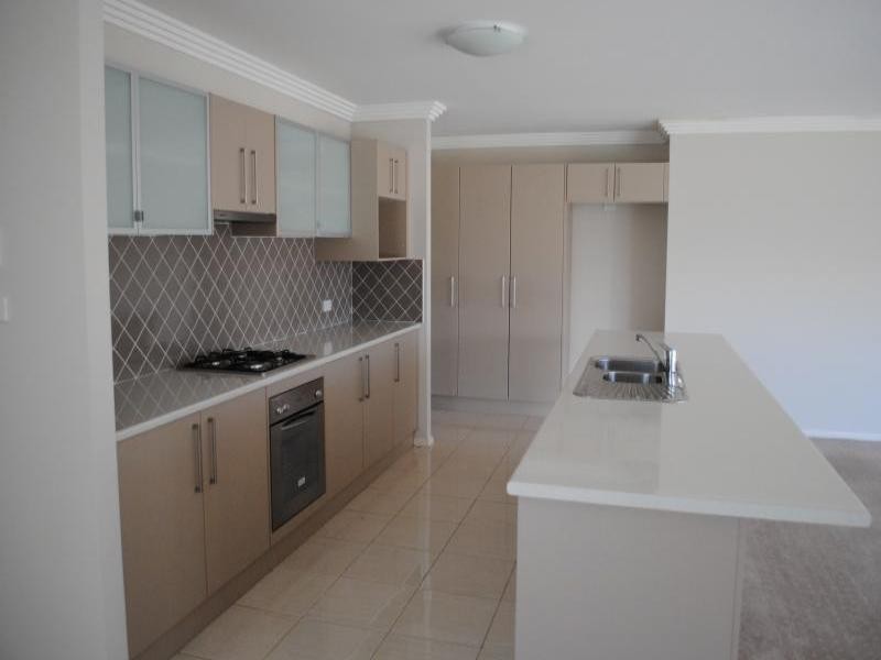 27 Mary Angrove Cres, Cootamundra NSW 2590