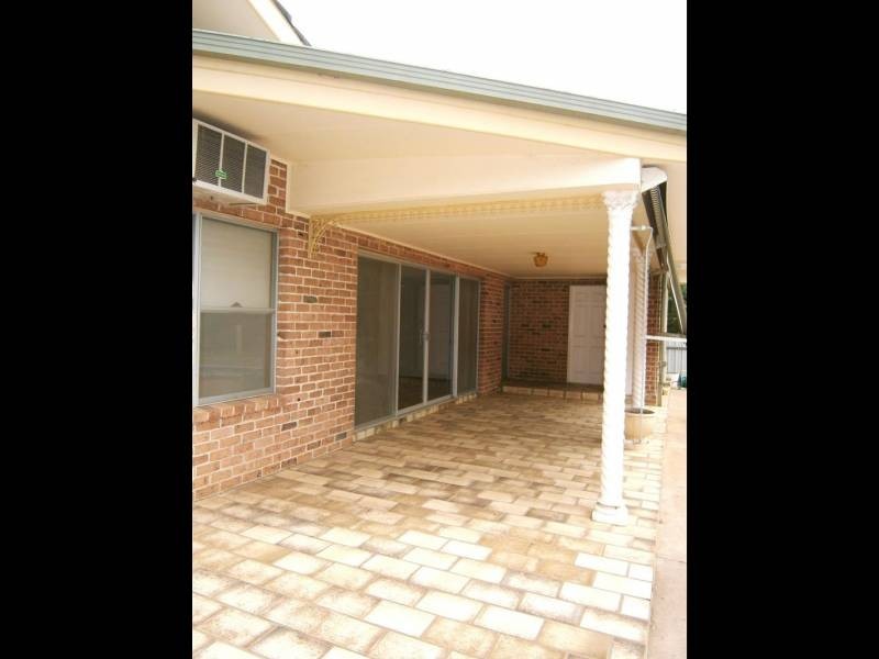 43 Thompson Street, Cootamundra NSW 2590