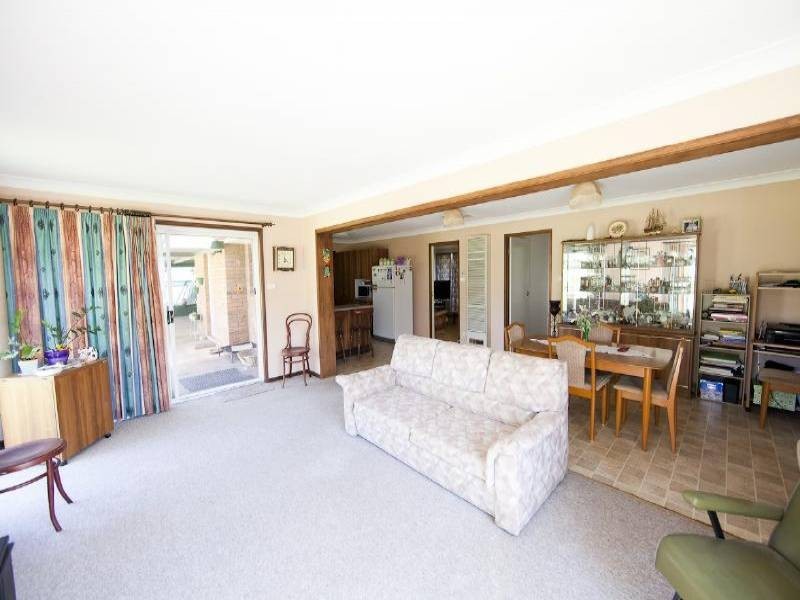 4 Bradman Street, Cootamundra NSW 2590