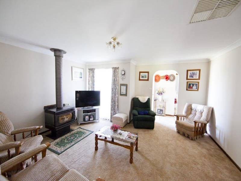 4 Bradman Street, Cootamundra NSW 2590