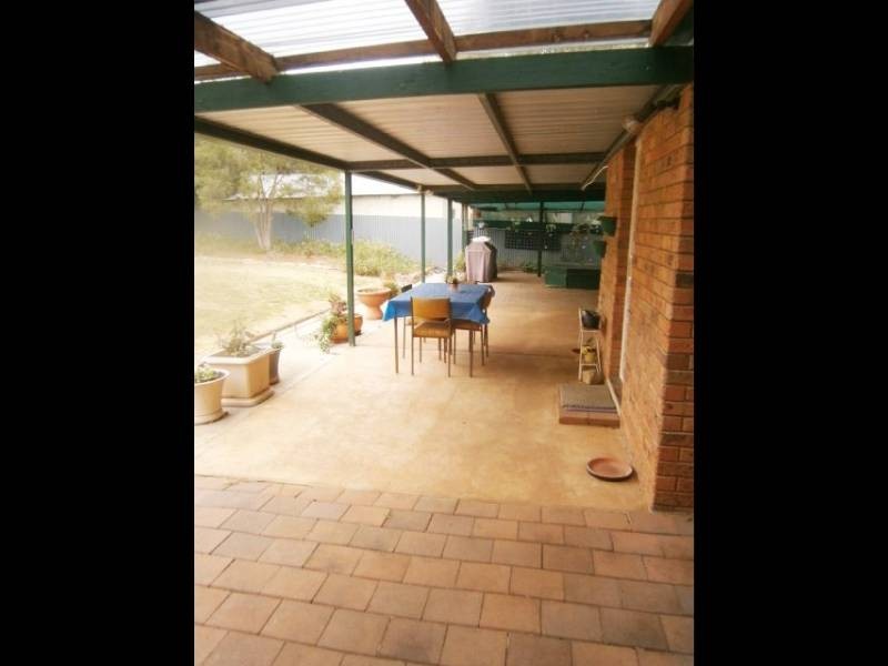 4 Bradman Street, Cootamundra NSW 2590