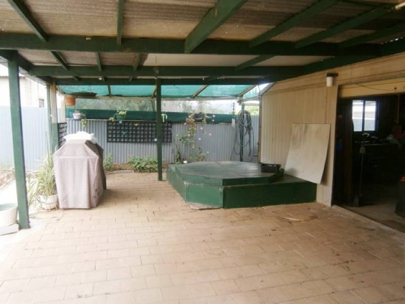 4 Bradman Street, Cootamundra NSW 2590