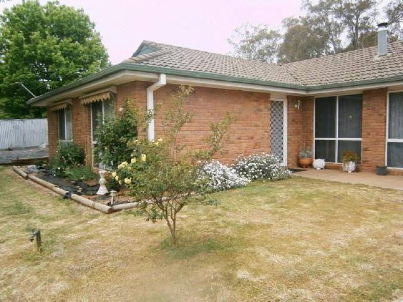 4 Bradman Street, Cootamundra NSW 2590