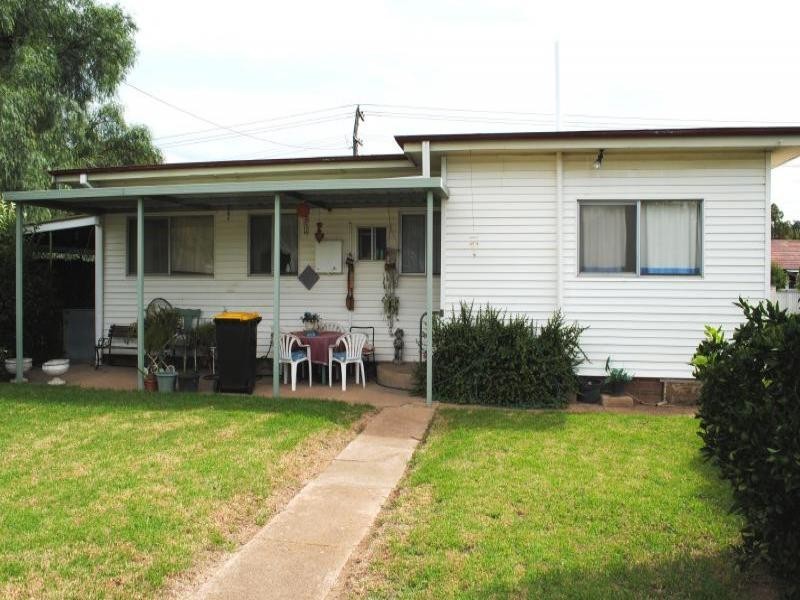 31 Cowcumbla Street, Cootamundra NSW 2590