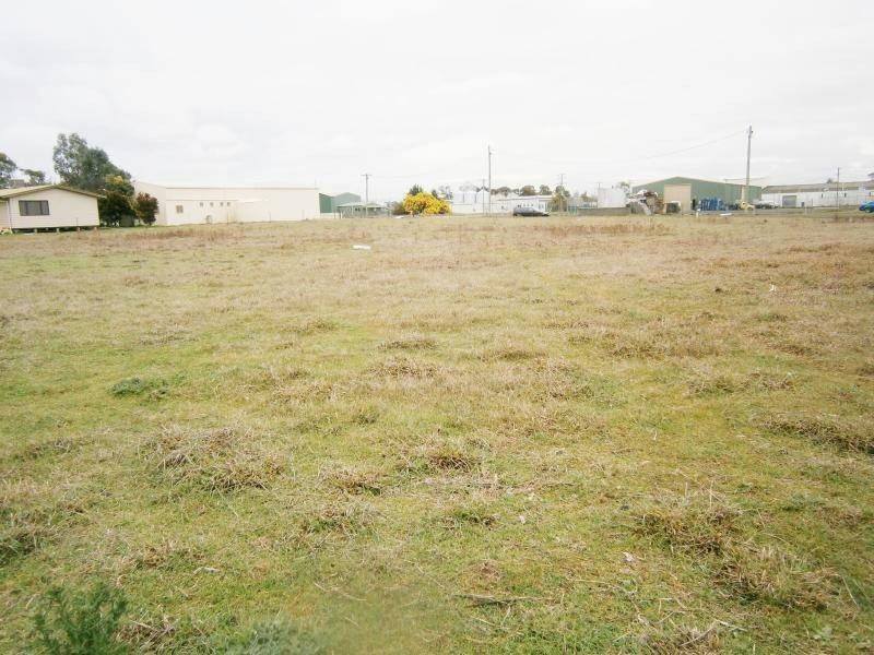 3 Barrett Street, Cootamundra NSW 2590