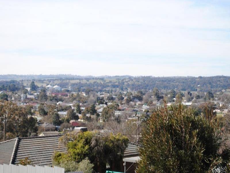 2 Ward Street, Cootamundra NSW 2590