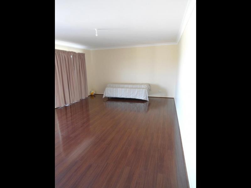 16 Hills Street, Young NSW 2594