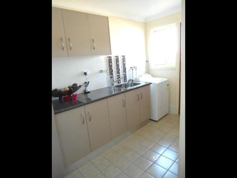 16 Hills Street, Young NSW 2594