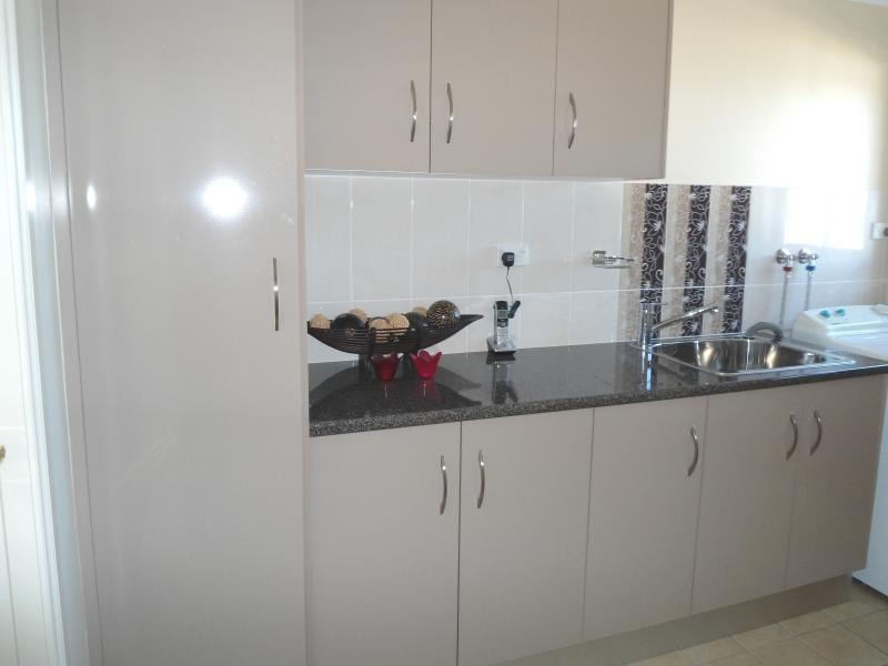 16 Hills Street, Young NSW 2594