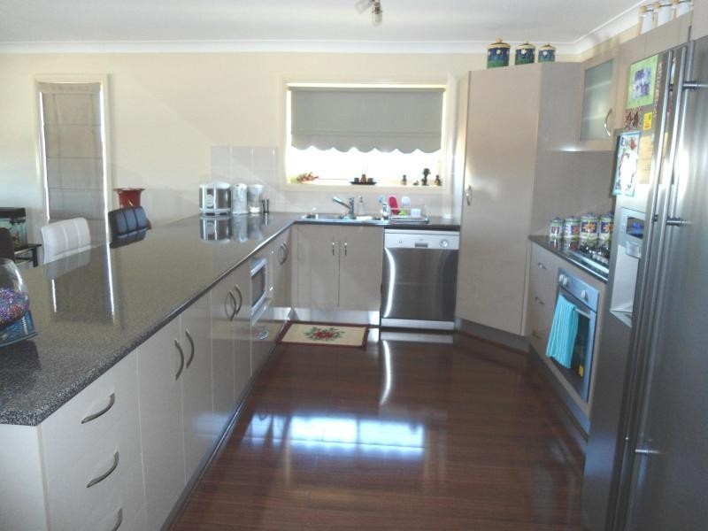 16 Hills Street, Young NSW 2594