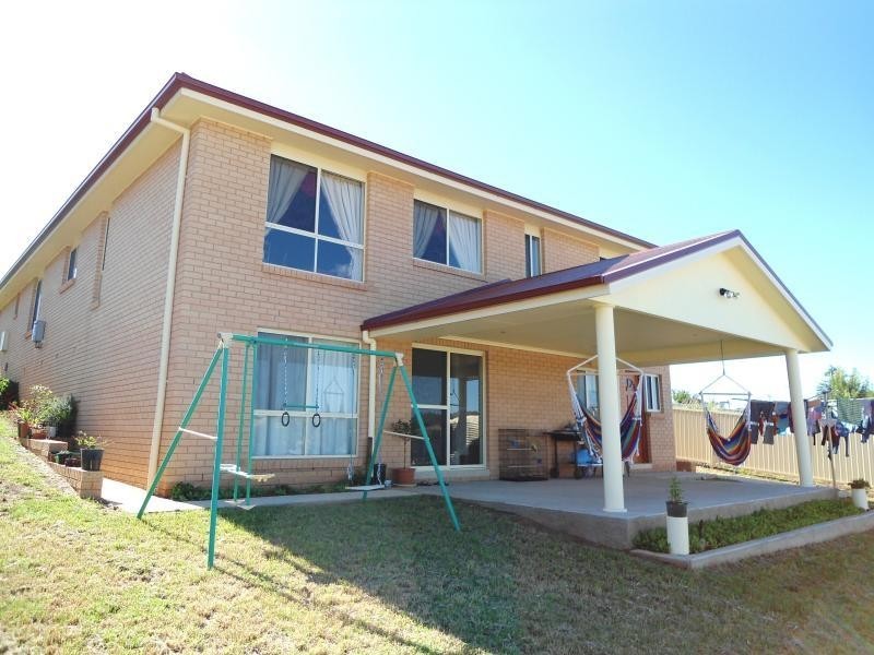 16 Hills Street, Young NSW 2594