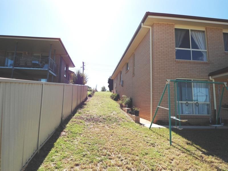 16 Hills Street, Young NSW 2594