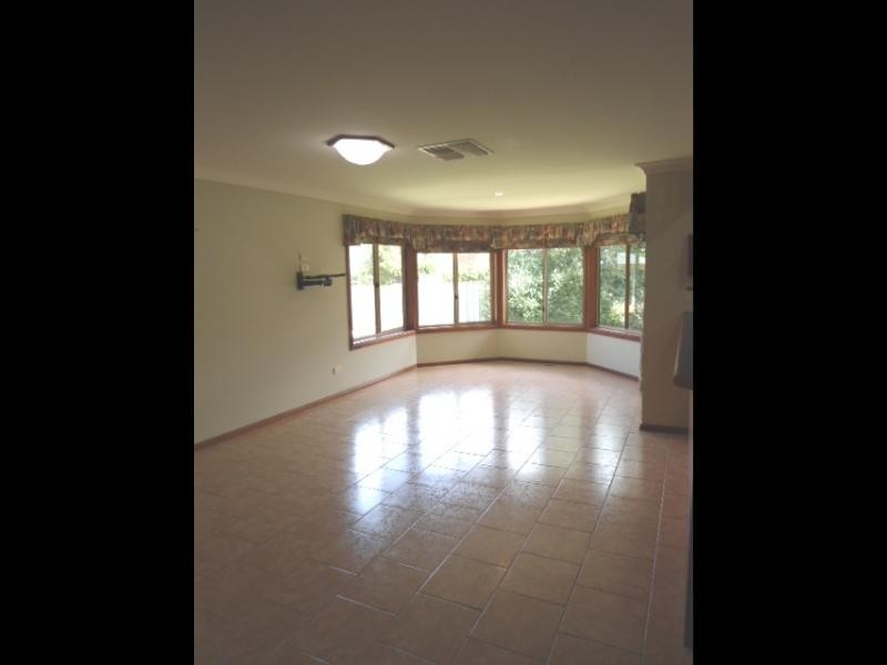 4 Sheahan Street, Cootamundra NSW 2590