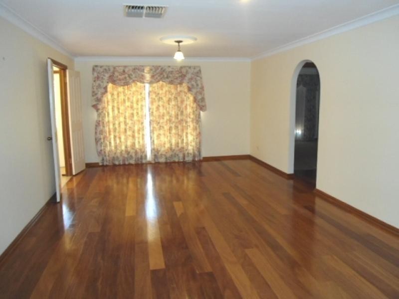 4 Sheahan Street, Cootamundra NSW 2590