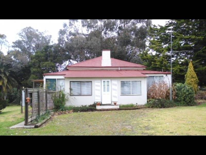 3 Grey Street, Wallendbeen NSW 2588