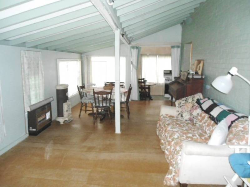 3 Grey Street, Wallendbeen NSW 2588