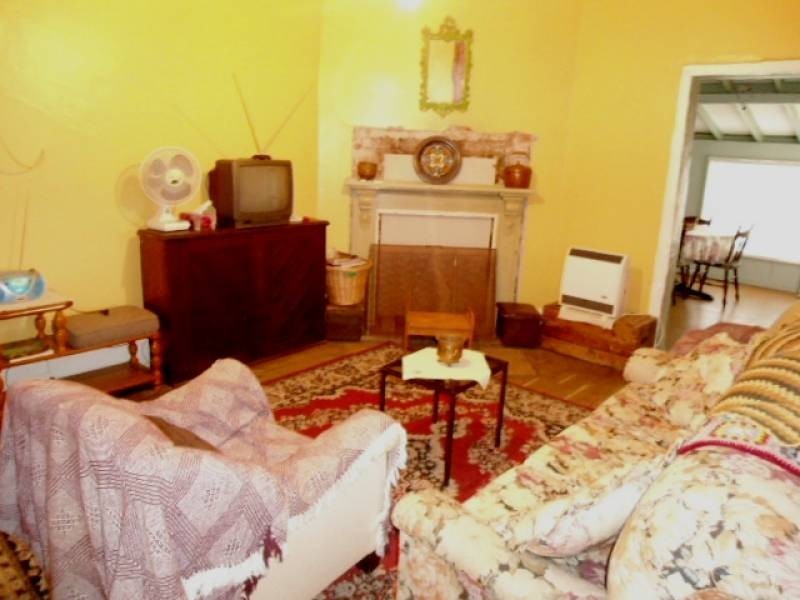 3 Grey Street, Wallendbeen NSW 2588