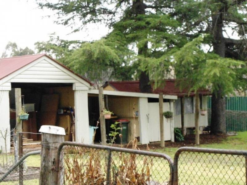 3 Grey Street, Wallendbeen NSW 2588