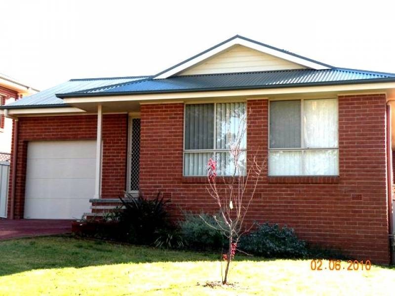 113 Binalong Street, Young NSW 2594