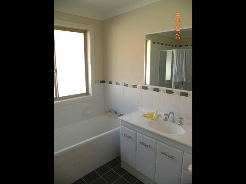 113 Binalong Street, Young NSW 2594