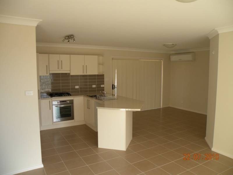 113 Binalong Street, Young NSW 2594