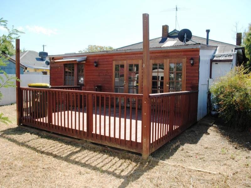 24 Renehan Street, Cootamundra NSW 2590