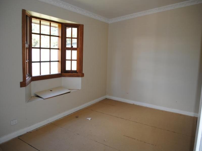 24 Renehan Street, Cootamundra NSW 2590