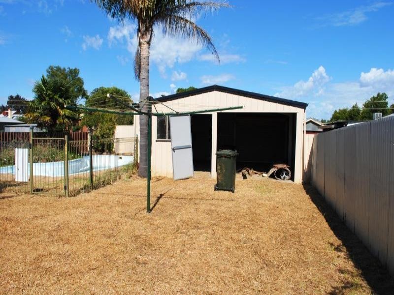 24 Renehan Street, Cootamundra NSW 2590