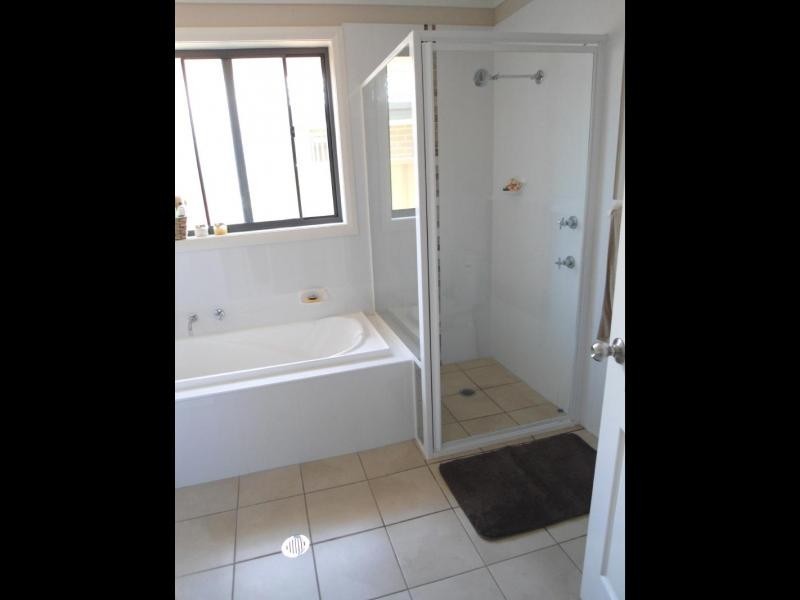 8 Garland Place, Young NSW 2594