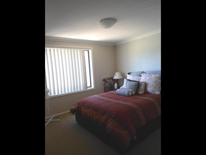 8 Garland Place, Young NSW 2594