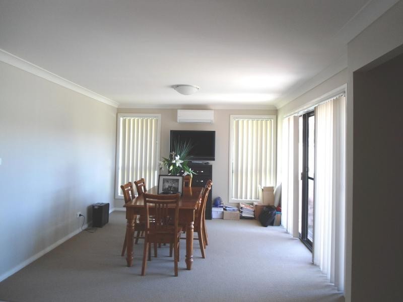 8 Garland Place, Young NSW 2594
