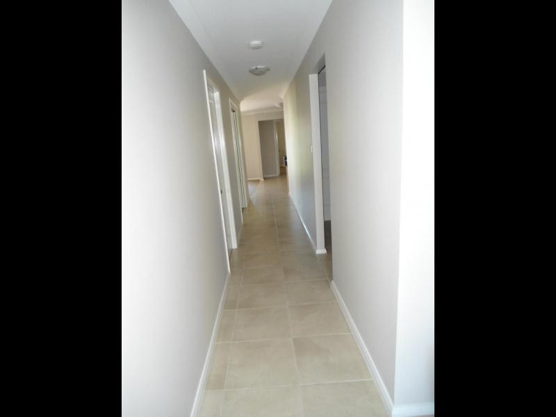 8 Garland Place, Young NSW 2594