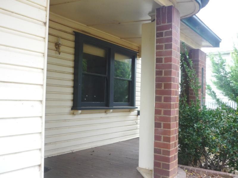 13 Warren Street, Cootamundra NSW 2590
