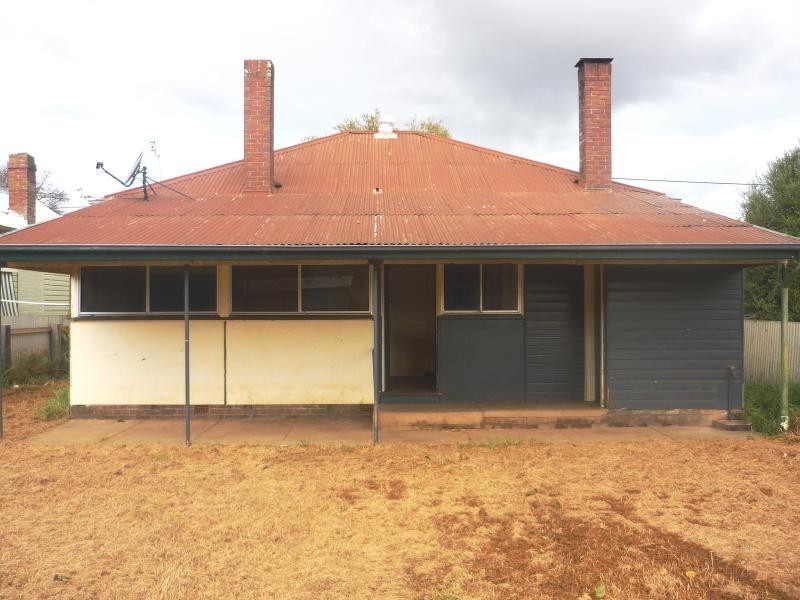 13 Warren Street, Cootamundra NSW 2590