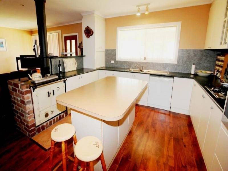 24 Sutton Street, Cootamundra NSW 2590