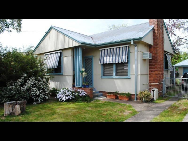 194 Thompson Street, Cootamundra NSW 2590