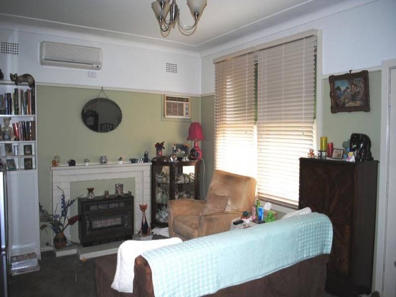 194 Thompson Street, Cootamundra NSW 2590