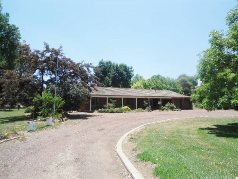 67 Rodeo Drive, Cootamundra NSW 2590