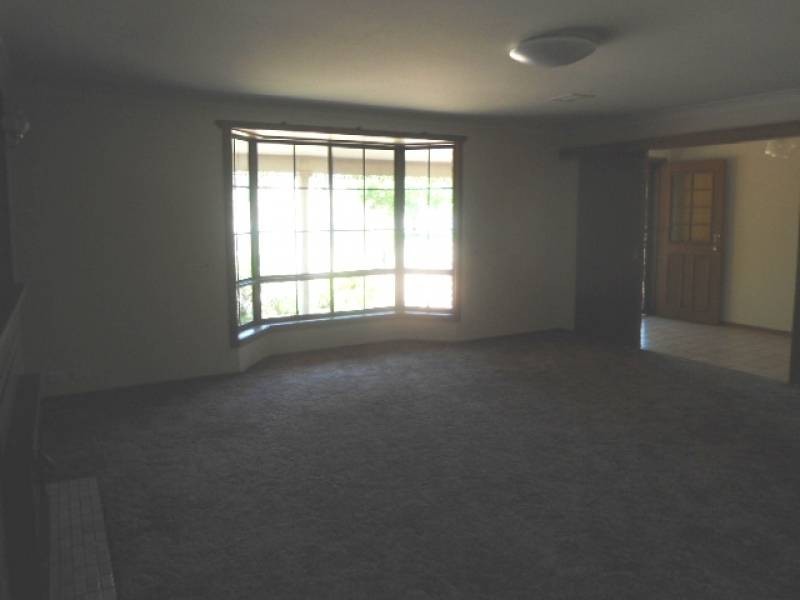67 Rodeo Drive, Cootamundra NSW 2590