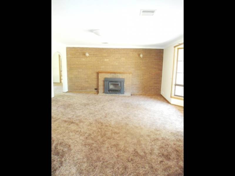 67 Rodeo Drive, Cootamundra NSW 2590