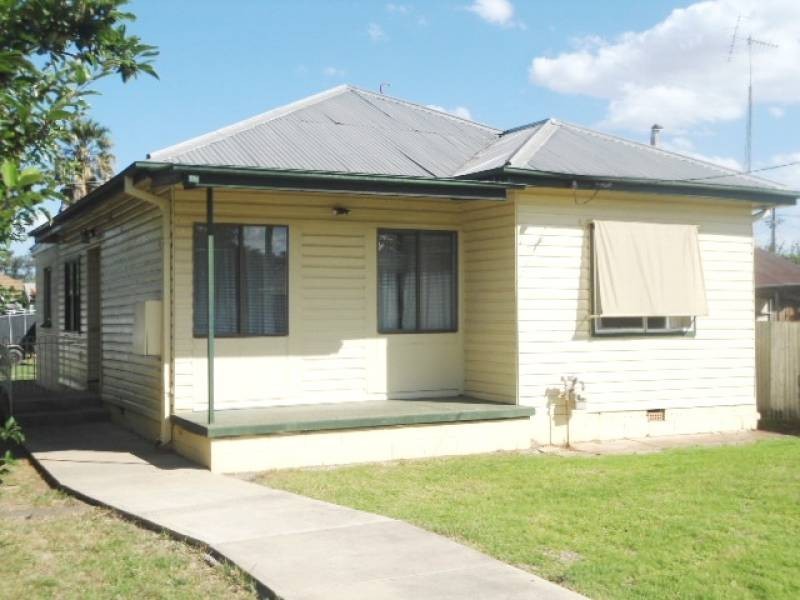 16 Margaret Street, Cootamundra NSW 2590
