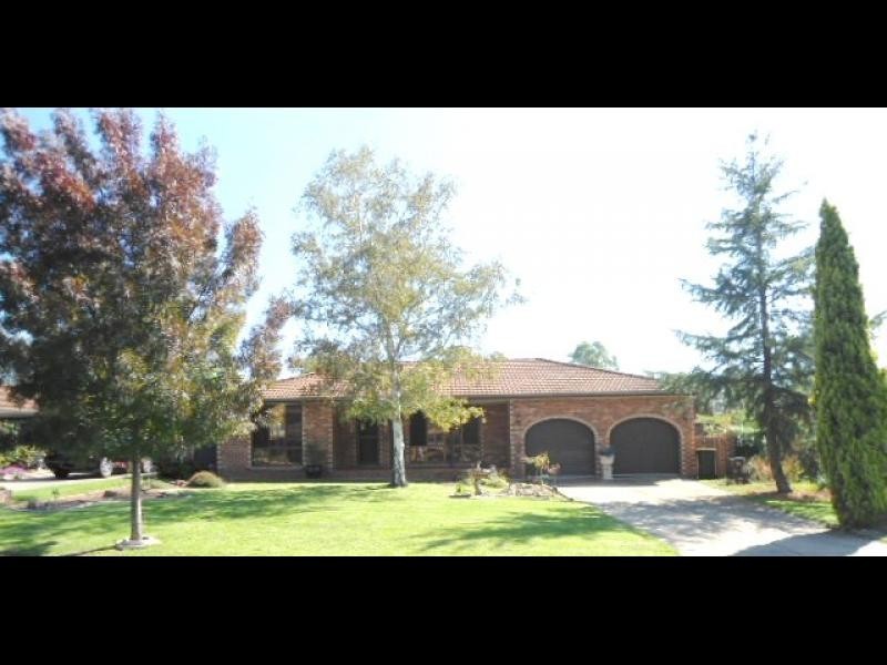 6 Allumba Place, Cootamundra NSW 2590