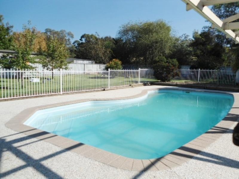 6 Allumba Place, Cootamundra NSW 2590