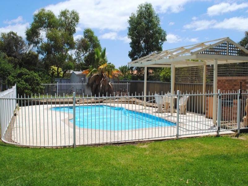 6 Allumba Place, Cootamundra NSW 2590