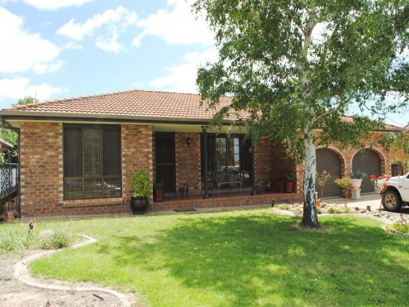 6 Allumba Place, Cootamundra NSW 2590
