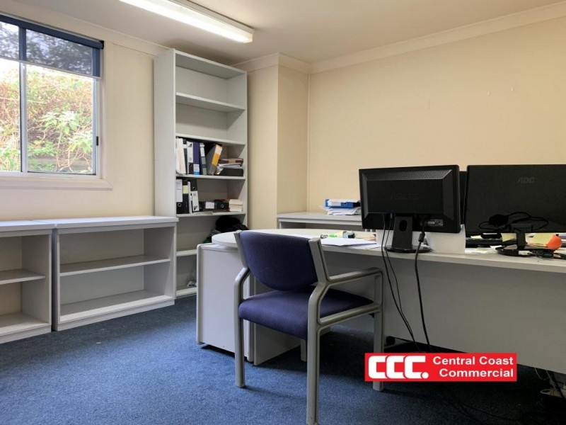 2/3A Racecourse Rd, West Gosford NSW 2250