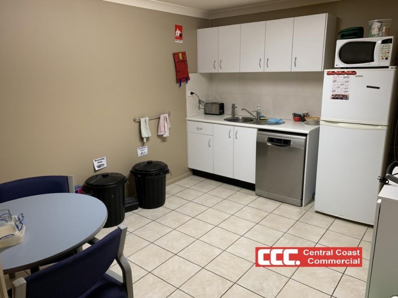 2/3A Racecourse Rd, West Gosford NSW 2250