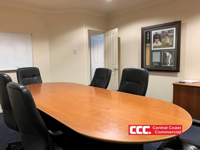 2/3A Racecourse Rd, West Gosford NSW 2250